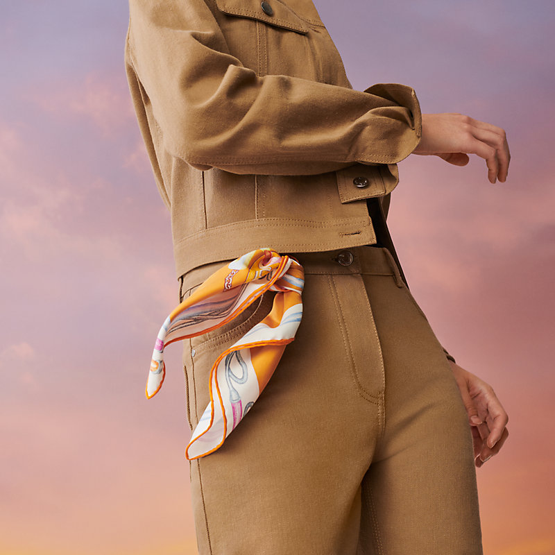 HERMES スカーフ Chevaloscope Neon scarf 45 直営店ラッピング Chevaloscope Neon scarf 45 | Hermès UAE